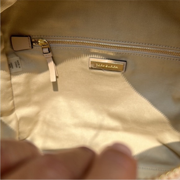 Tory Burch tote crossbody. Landscape design. Great condition. Neutral colors - Picture 7 of 14